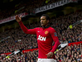 Van Gaal treats players like &...
